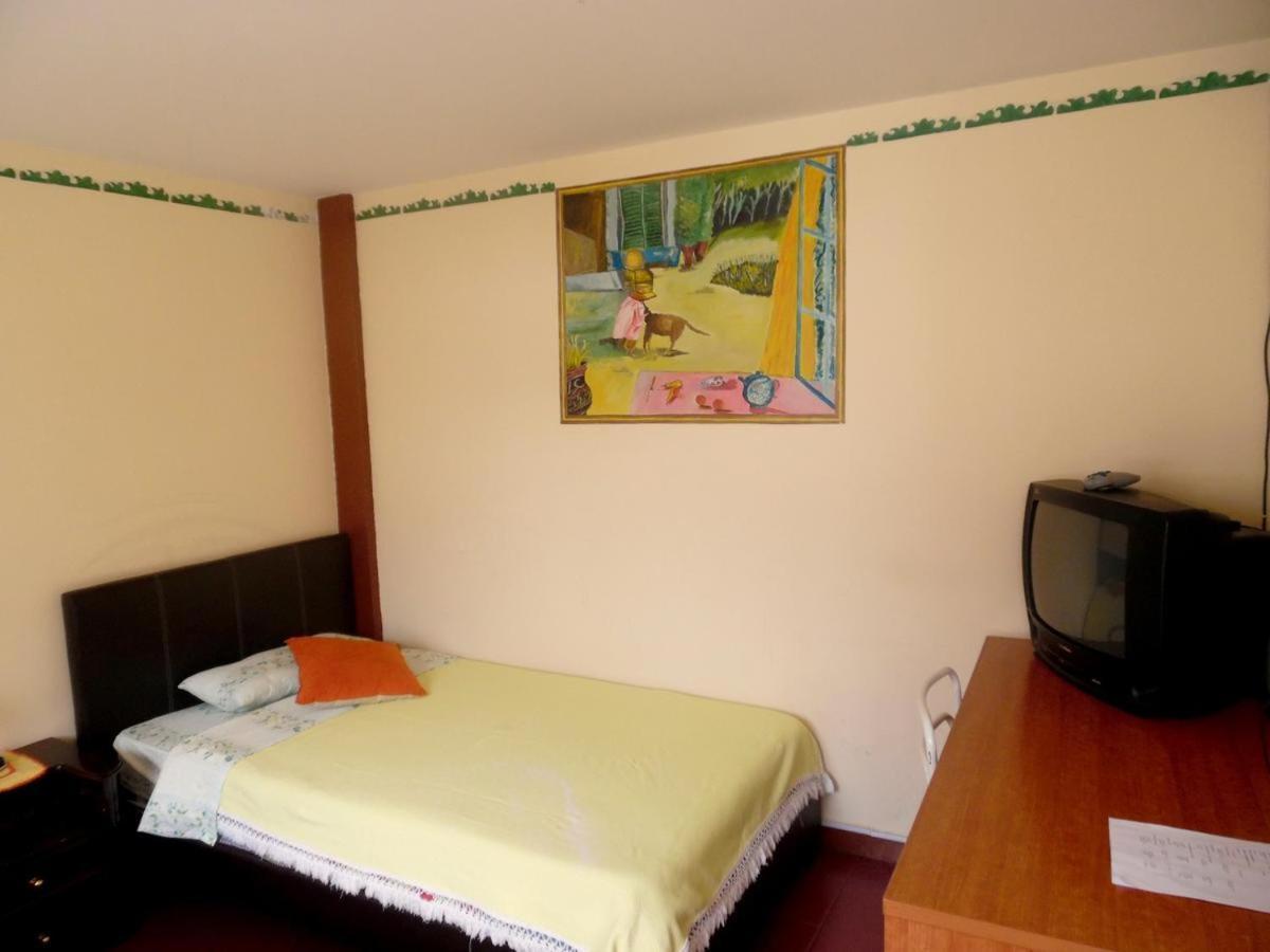 Hostal Rincon Del Turista Otavalo Exteriör bild